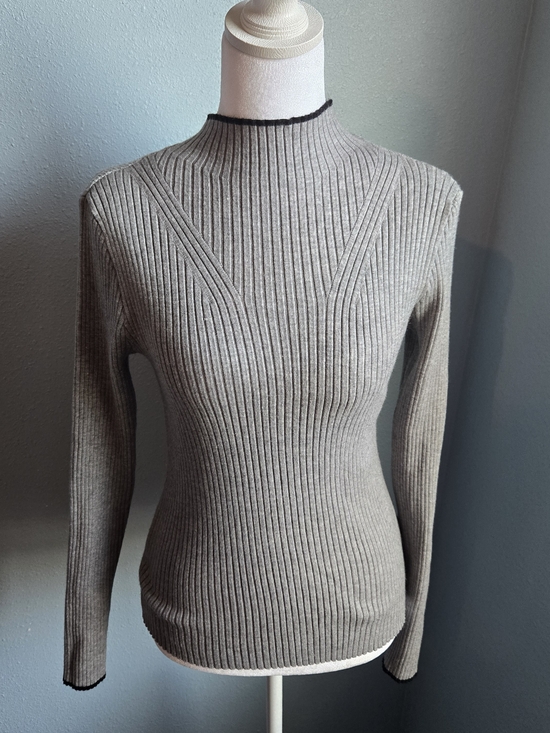 Philosophy Sweaters - Ribbed Mock Neck Women’s Sweater - Gray